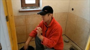 Теплый пол: затирка, установка поддона для душа, нагревательные маты, в деталях.