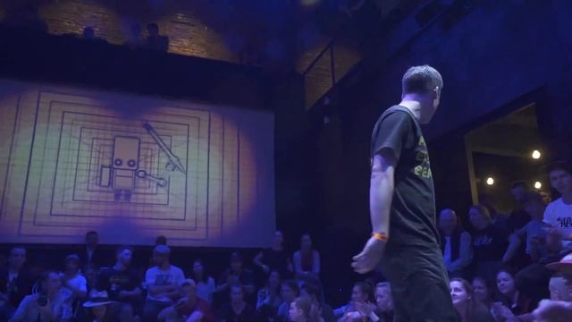 Crash VS Дракон | Tutting | Back to the Future 3 смотреть онлайн