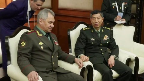 Министры обороны России и Китая провели внеплановые переговоры