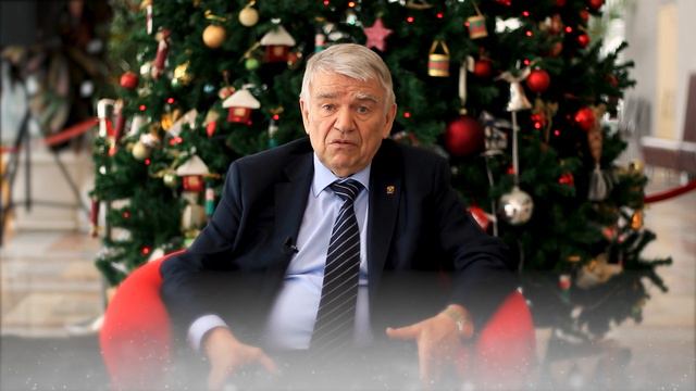 Новогоднее поздравление от Председателя СО РАН Валентина Николаевича Пармона смотреть онлайн
