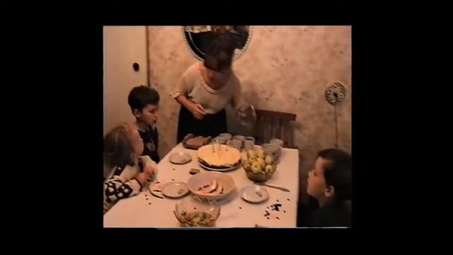 Живот болит - А много арбуза ела (1997 год) смотреть онлайн