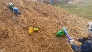 Трактор мультики для детей.Гонки на тракторах видео.