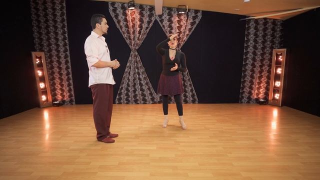 "BARRIDA" Tango step  (Main technique)