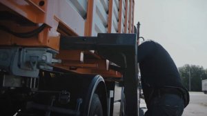 Mercedes Unimog U430. Унимог с косилкой и моющей щеткой