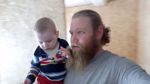 В деревне на карантине. На неделю подальше от города.