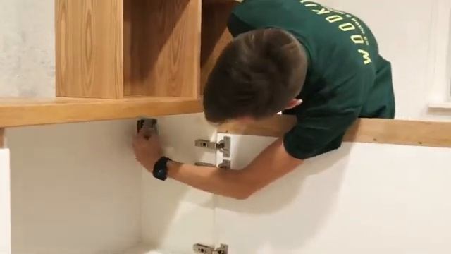 Шкаф до потолка на кухне