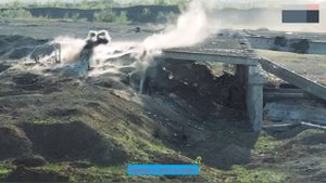 Такой ближний бой мы ещё не показывали. На видео, снятом с дрона, редчайшие кадры перестрелки. ?