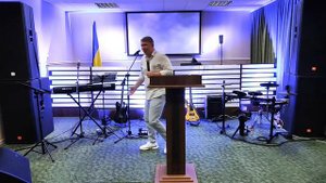 Драгоценное из ничтожного - проповедует Максим Ларцин