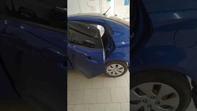 Kia Rio. сделали красивую фиксацию дверей