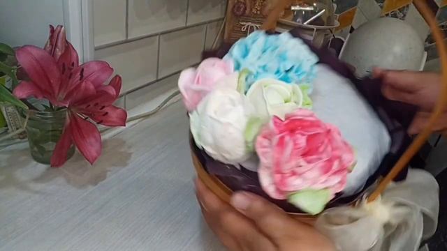 Корзина с зеФирными цветами ?