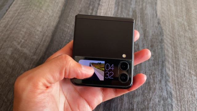 The Samsung Z Flip 3 is the PERFECT Choice for You, IF..... смотреть онлайн