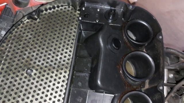 Продолжаем ТО мотоцикла, МАСЛО В ВОЗДУХАНЕ BENELLI 600 смотреть онлайн