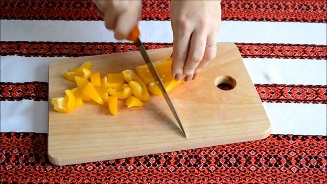 Домашняя курица, запеченная в духовке — видео рецепт смотреть онлайн