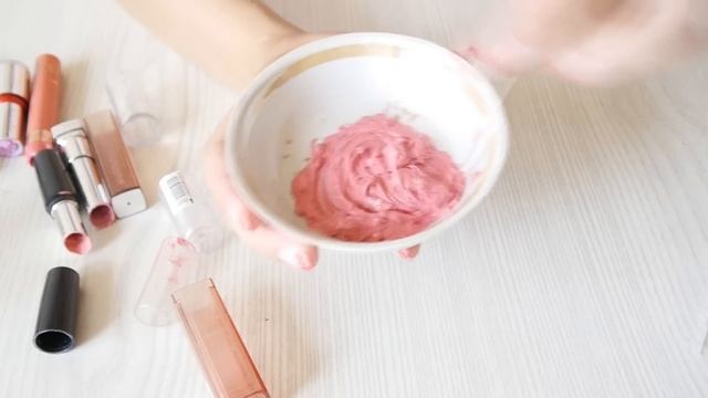 Губная помада своими руками - варим помаду // Irinka Pirinka смотреть онлайн