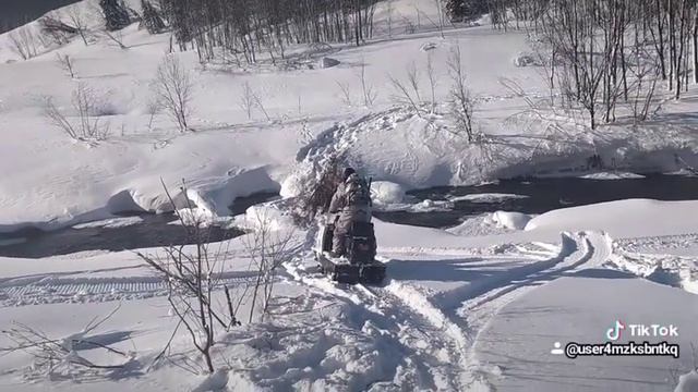 Через реку. Снегоход буран смотреть онлайн