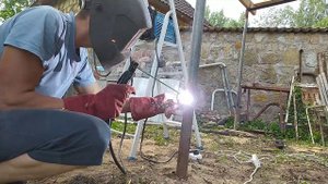 Простой, хорошо проветриваемый, красивый дровник сарай своими руками. DIY