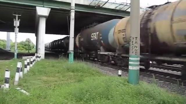 Электровоз ВЛ10-1515 (ТЧЭ-5) с грузовым поездом. смотреть онлайн