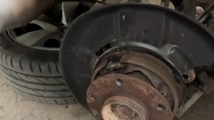 Замена тормозных дисков и колодок на BMW E90! Перегрели старые...