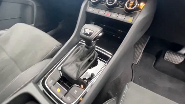 SKODA Karoq SUV 1.5 TSI (150ps) SE L ACT DSG NX70DJF смотреть онлайн
