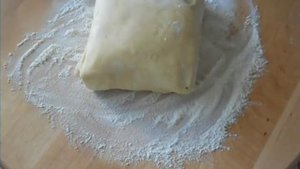Слоеные пирожки с мясом. Рецепт