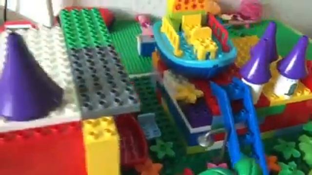 Мы построили огромную башню- Лего дупло LEGO Duplo
