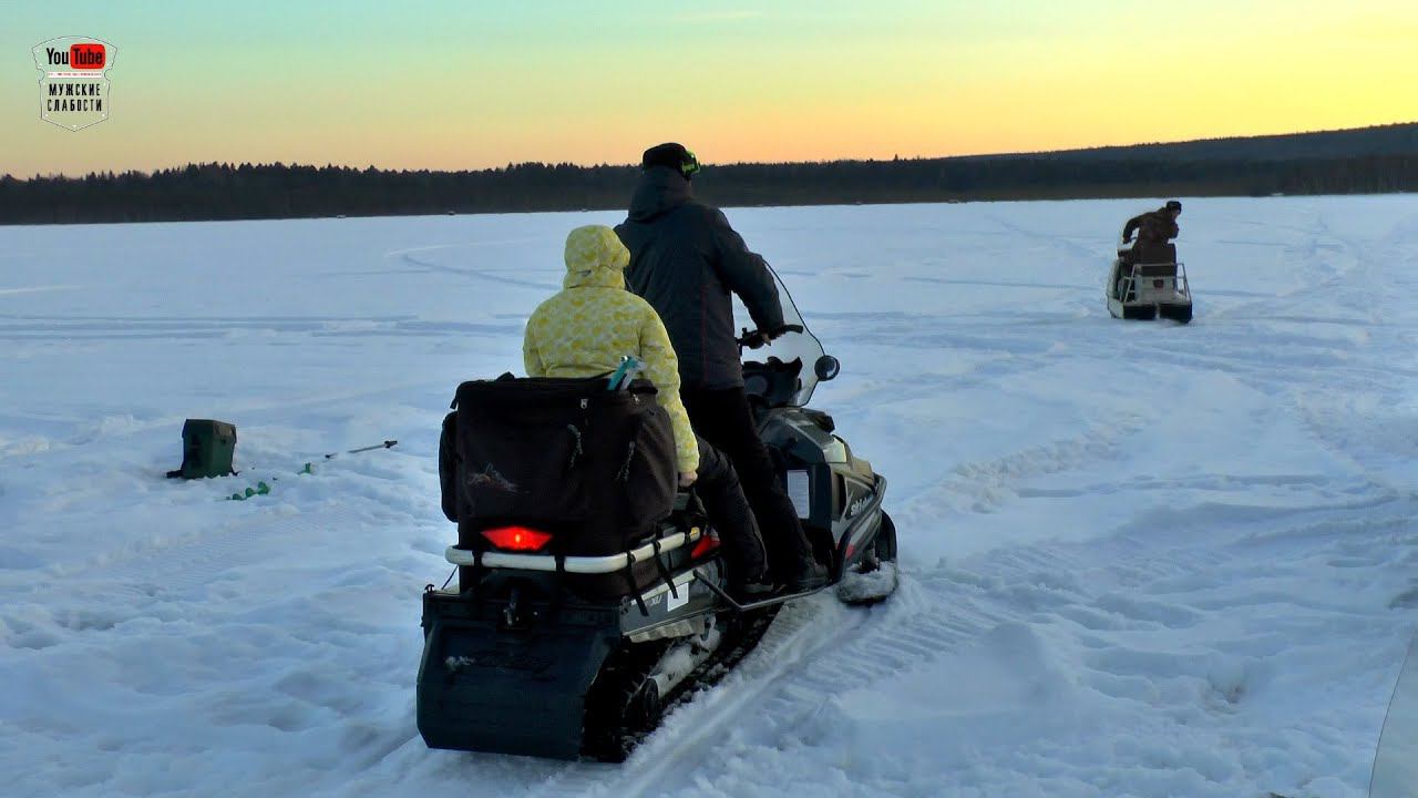 Зимняя поездка на снегоходах в избу. Готовим лосятину в казане. смотреть онлайн