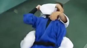 Классика удушений в дзюдо. Партер в дзюдо был, есть и будет.