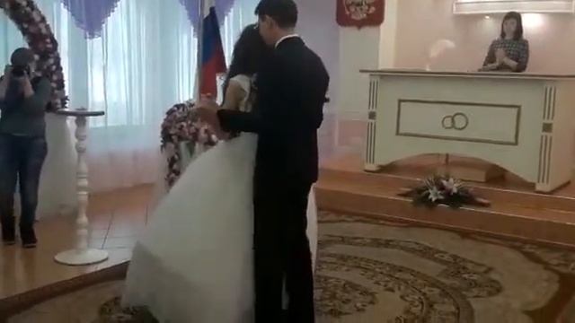 Свадебный танец молодых! Поздравляю ВАС с законном браком! Будьте счастливы дети мои!