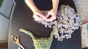 Шапка для собачки из Ализе пуффи 2