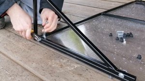 Монтаж козырька над дверьюМонтаж козырька над дверью