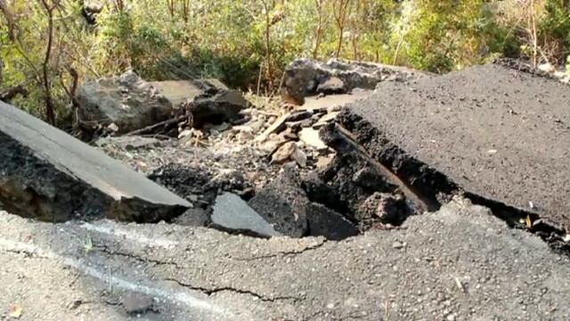 Обрушение дороги в районе "Холодная речка" смотреть онлайн