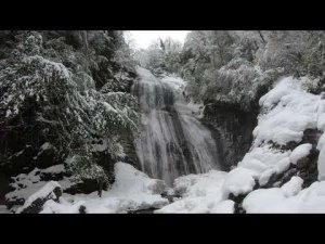 Водопад Ирина в Абхазии зимой