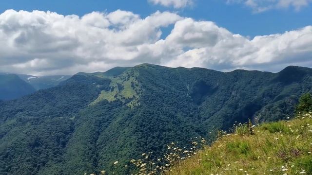 Нижний Архыз - вид с горы на которой построена обсерватория на прилагающие горы смотреть онлайн