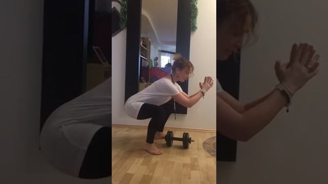 Новый взгляд на привычные приседания смотреть онлайн