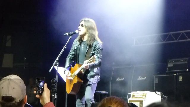 Calling on You by Michael Sweet acoustic at M3 Festival on 4/29/2016 смотреть онлайн