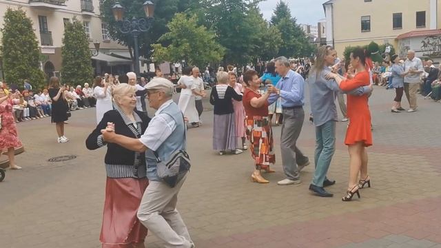 ПАРИЖСКОЕ Танго ~ Неповторимо! Оно Звучит, Как Гимн Любимым!