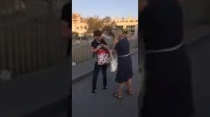Русская девушка ударил мальчик срочный