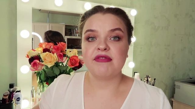 СТОИТ ЛИ УЧИТЬСЯ НА ВИЗАЖИСТА // плюсы и минусы работы