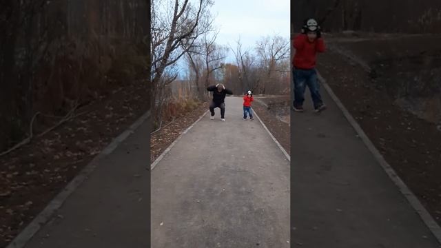 Тренировка ног без дополнительного веса "ходьба гуськом" хорошее упражнение !!! смотреть онлайн