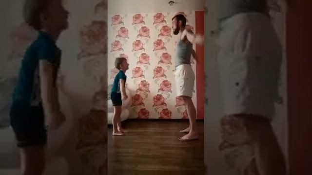 Семья Коноваловых на самоизоляции.mp4 смотреть онлайн