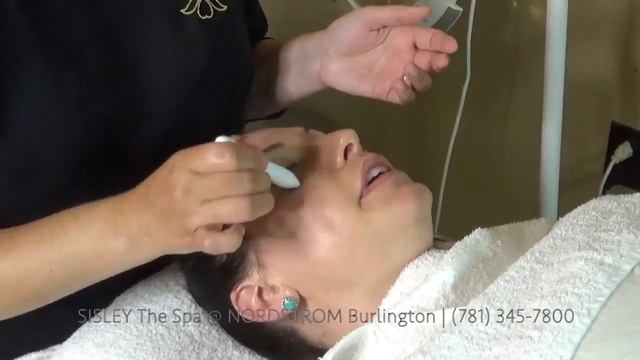 SISLEY Spa Facial Esthetician Q&A | #NORDSTROMBEAUTY смотреть онлайн