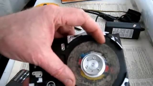 Жесткий жесткий диск (точилка) и СД плеер смотреть онлайн