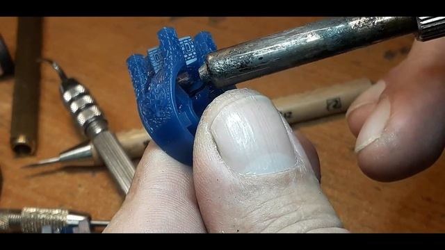 Резьба по воску. Мужское кольцо "Замок". Часть 2. смотреть онлайн