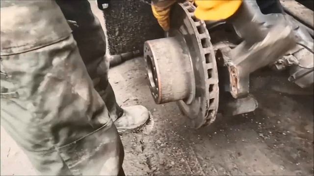 замена передних тормозных дисков смотреть онлайн