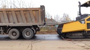 НА ЦЕНТРАЛЬНЫХ УЛИЦАХ ПОСЁЛКА БУДЕТ НОВЫЙ АСФАЛЬТ.