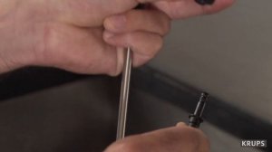 Кавомашина Krups Evidence ECO design EA897B10. Як очистити молочну систему