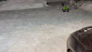 Greenworks SN2300 снегоуборщик