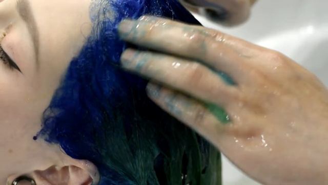 Разноцветные волосы в салоне Figaro смотреть онлайн