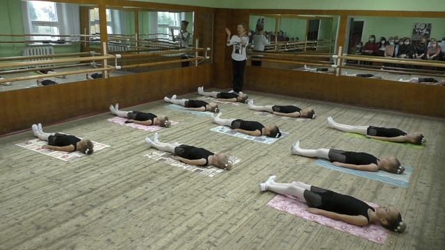 Элементы и движения партерного экзерсиса классического танца на начальном этапе обучения 1 класс ч. смотреть онлайн