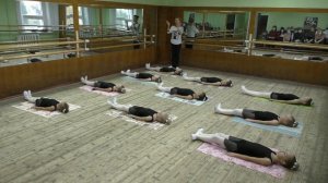 Элементы и движения партерного экзерсиса классического танца на начальном этапе обучения 1 класс ч.